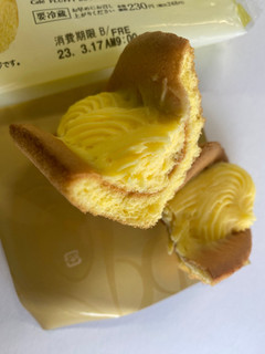 「ローソン Uchi Cafe’ ふんわりバターオムレット」のクチコミ画像 by もんペチさん