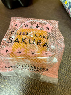 「資生堂パーラー 春のチーズケーキ さくら味 S 箱6個」のクチコミ画像 by アポロちゃんさん