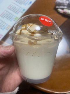 「セブン-イレブン 塚田牛乳使用みたらしホイップのミルクプリン」のクチコミ画像 by gologoloさん