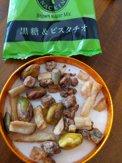 「MD NUTS SNACKING 黒糖＆ピスタチオ 63g（8.2g×7袋）」のクチコミ画像 by おうちーママさん
