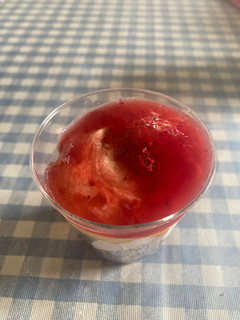 「ローソン Uchi Cafe’ 苺とワイン薫るベリーパフェ」のクチコミ画像 by あゆみん333さん