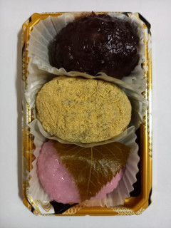 「阪神製菓 十勝おはぎ三色 さくら 3個入り」のクチコミ画像 by めたろうさん