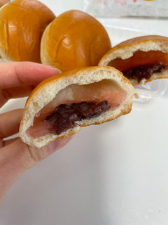 「ヤマザキ 薄皮 桜餅風味パン 袋4個」のクチコミ画像 by  きつねうどん さん