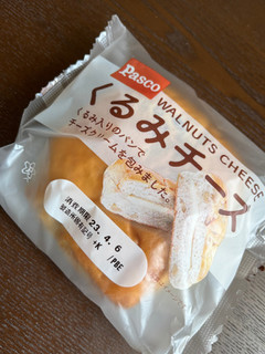 「Pasco くるみチーズ 袋1個」のクチコミ画像 by chan-manaさん