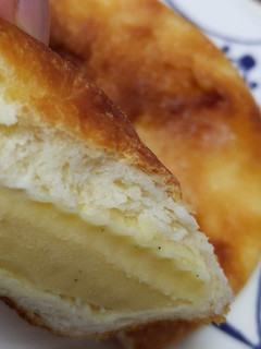 「Trees Bread クリームパン」のクチコミ画像 by おうちーママさん