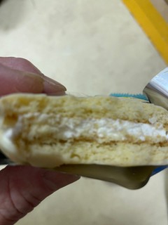 「ロッテ チョコパイ ミルクソフトクリーム 袋1個」のクチコミ画像 by アポロちゃんさん