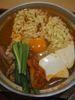 「ジョイフル 旨辛スープのキムチチゲ定食」のクチコミ画像 by taktak99さん