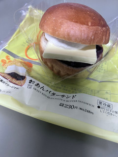「ローソン Uchi Cafe’ あんバターサンド」のクチコミ画像 by ドライマンさん