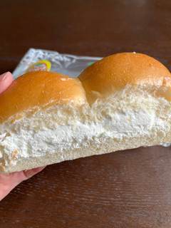「セブン-イレブン 八ヶ岳野辺山高原牛乳使用 牛乳パン」のクチコミ画像 by chan-manaさん