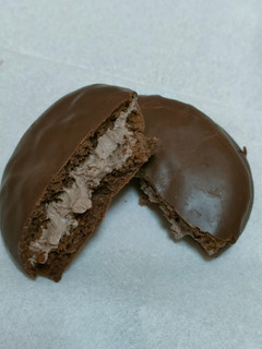 「ロッテ サクサクチョコパイ たっぷりチョコ 袋8個」のクチコミ画像 by チョコラバーさん