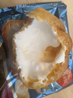 「オランジェ ひかえめに言ってクリーム多めのシュークリーム 北海道練乳 袋1個」のクチコミ画像 by ゅぃぽんさん