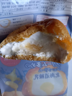 「オランジェ ひかえめに言ってクリーム多めのシュークリーム 北海道練乳 袋1個」のクチコミ画像 by めたろうさん