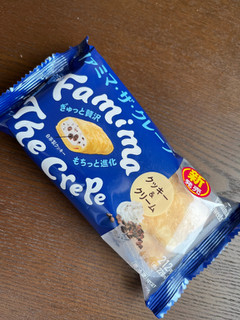 「ファミリーマート ファミマスイーツ ファミマ・ザ・クレープ クッキー＆クリーム」のクチコミ画像 by chan-manaさん