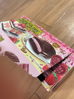 「ロッテ チョコパイ 苺ティラミス 箱6個」のクチコミ画像 by アポロちゃんさん