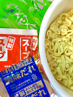 「サンヨー食品 サッポロ一番 刀削風麺 担々風まぜそば 77g」のクチコミ画像 by めりけんさん