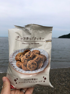 「ローソン チョコチップクッキー 袋90g」のクチコミ画像 by こつめかわうそさん