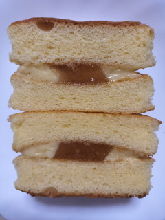 「ファミリーマート 冷やして食べるふんわりホットケーキ風サンド」のクチコミ画像 by ゆるりむさん