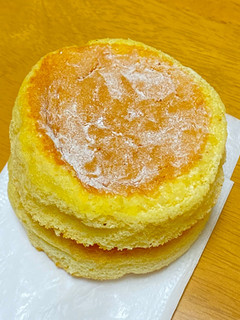 「ファミリーマート 冷やして食べるふんわりホットケーキ風サンド」のクチコミ画像 by 太らない体がほしいさん