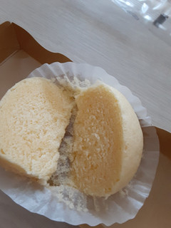 「シャトレーゼ 北海道産小麦のたまご蒸しケーキ 袋3個」のクチコミ画像 by もこもこもっちさん