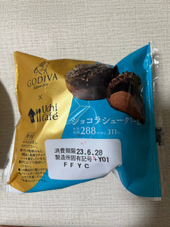 「ローソン Uchi Cafe’ × GODIVA ショコラシュークリーム」のクチコミ画像 by harrryさん
