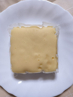 「ファミリーマート ファミマ・ベーカリー しっとりなめらかチーズケーキ」のクチコミ画像 by ゆるりむさん
