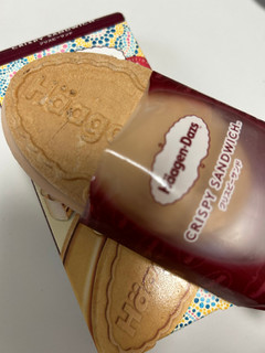 「ハーゲンダッツ クリスピーサンド きなこのバタークリームケーキ 箱60ml」のクチコミ画像 by ドライマンさん