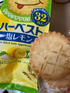 「東ハト ハーベスト 塩レモン 袋32枚」のクチコミ画像 by もぐミさん