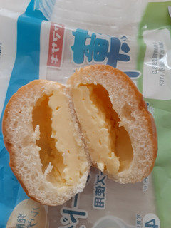 「ヤマザキ 薄皮 チーズカスタード クリームパン 袋4個」のクチコミ画像 by もこもこもっちさん