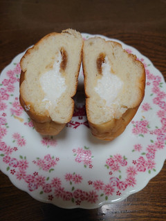 「神戸屋 冷やしてもおいしい ふじりんご＆フロマージュホイップ 1個」のクチコミ画像 by ペリカさん