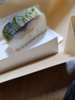 「北前船 昆布巻しめ鯖寿司 4貫」のクチコミ画像 by おうちーママさん