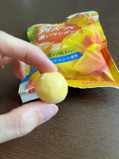 「江崎グリコ アイスの実 濃いマンゴー 84ml」のクチコミ画像 by chan-manaさん