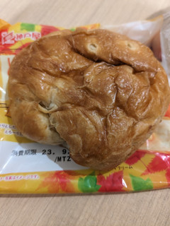 「神戸屋 とろーりカスタードクリームパン 1個」のクチコミ画像 by ゅぃぽんさん