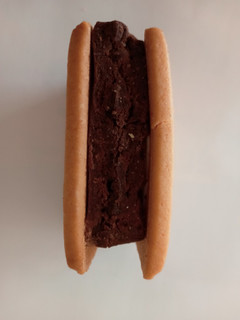 「ハートブレッドアンティーク 世にもおいしいチョコブラウニーサンド 袋1個」のクチコミ画像 by レビュアーさん