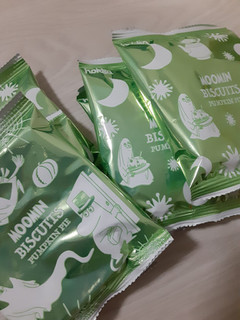「北陸製菓 ムーミンビスケット パンプキンパイ風味 6袋」のクチコミ画像 by もこもこもっちさん
