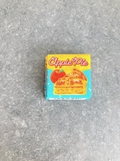 「チロル チロルチョコ アップルパイ 1個」のクチコミ画像 by ちゃーぼーさん