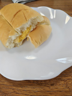「第一パン 安納芋とろけるクリームパン」のクチコミ画像 by モモコさん