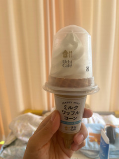 「ローソン Uchi Cafe’ ミルクワッフルコーン 180ml」のクチコミ画像 by 甘味かんみさん
