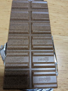 「明治 リッチ黒糖チョコレート 46g」のクチコミ画像 by ゅぃぽんさん
