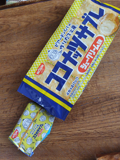 「日清シスコ ココナッツサブレ シュークリーム味 袋4枚×4」のクチコミ画像 by モモコさん