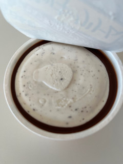 「赤城 セルフチョコレートクラッシュ クッキークリーム カップ150ml」のクチコミ画像 by chan-manaさん