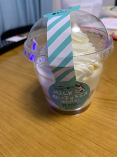 「ローソン Uchi Cafe’ × Milk MILK 白いティラミス 練乳仕立て」のクチコミ画像 by tmnさん