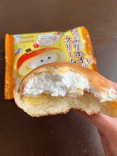 「Pasco たっぷりホイップクリームパン 期間限定パッケージ 袋1個」のクチコミ画像 by chan-manaさん