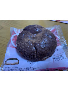 「ローソン Uchi Cafe’ ティラミスクッキーシュー」のクチコミ画像 by tmnさん