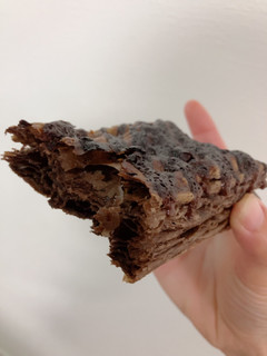 「ミスタードーナツ 濃厚チョコレートパイ」のクチコミ画像 by こつめかわうそさん