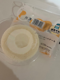 「ローソン Uchi Cafe’ みるくプリンロールケーキ」のクチコミ画像 by chan-manaさん