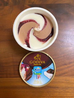 「ゴディバ チョコレート クリームチーズ」のクチコミ画像 by ピンクのぷーさんさん