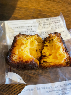 「ローソン Uchi Cafe’ 濃密カヌレ」のクチコミ画像 by SALTさん