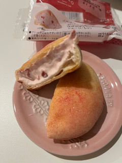 「ローソン Uchi Cafe’ × ICHIBIKO ホボクリム ほぼほぼクリームのシュー いちご」のクチコミ画像 by chan-manaさん