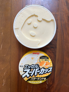 「明治 エッセル スーパーカップ バターサンド味 カップ200ml」のクチコミ画像 by ピンクのぷーさんさん