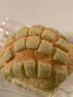 「セブン-イレブン 富良野メロンのホイップメロンパン」のクチコミ画像 by むチャさん